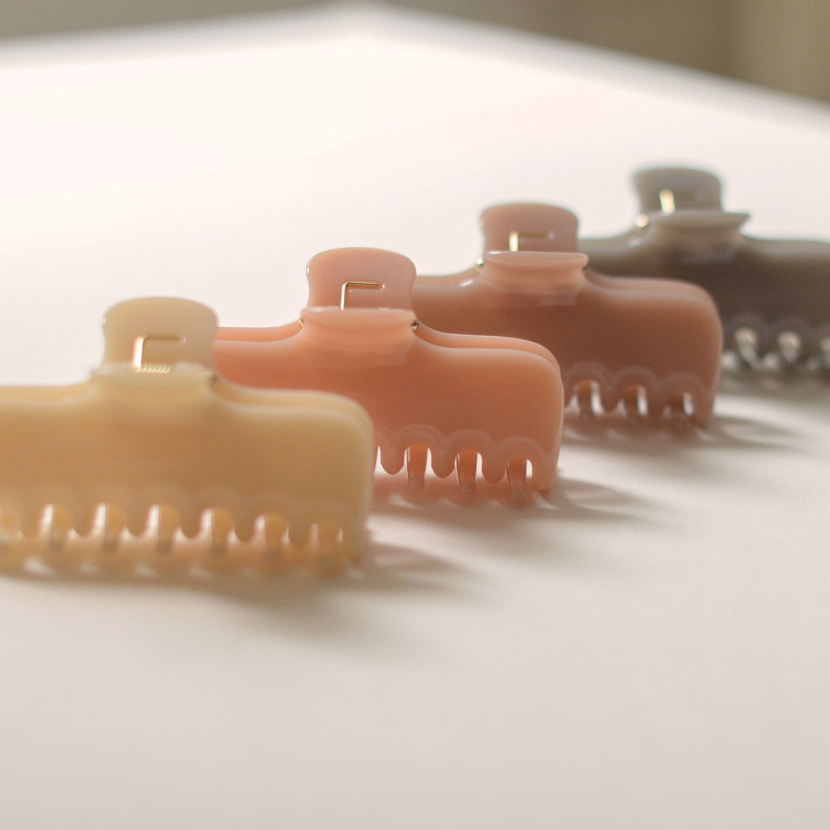 Essential Claw Hair Clip | Peach Mist