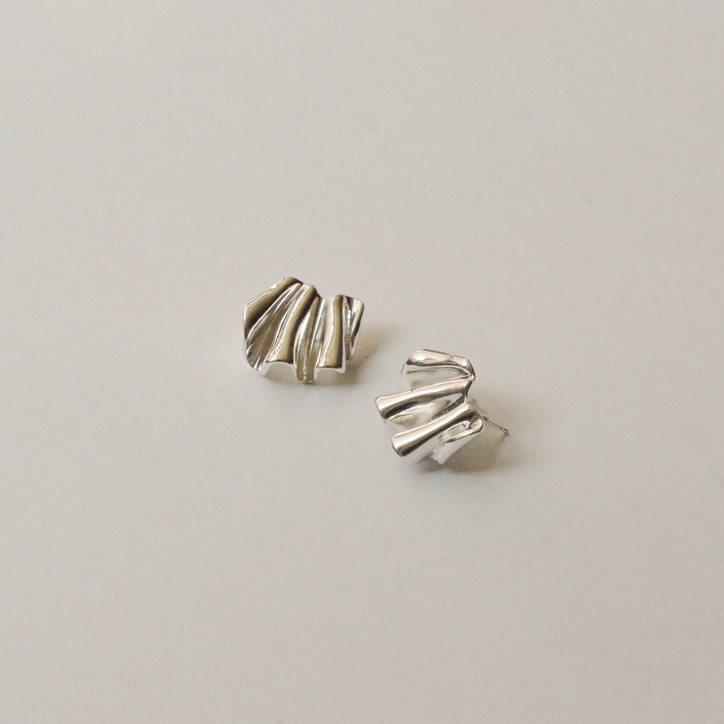 Pleated Metal Post Earrings | Silver