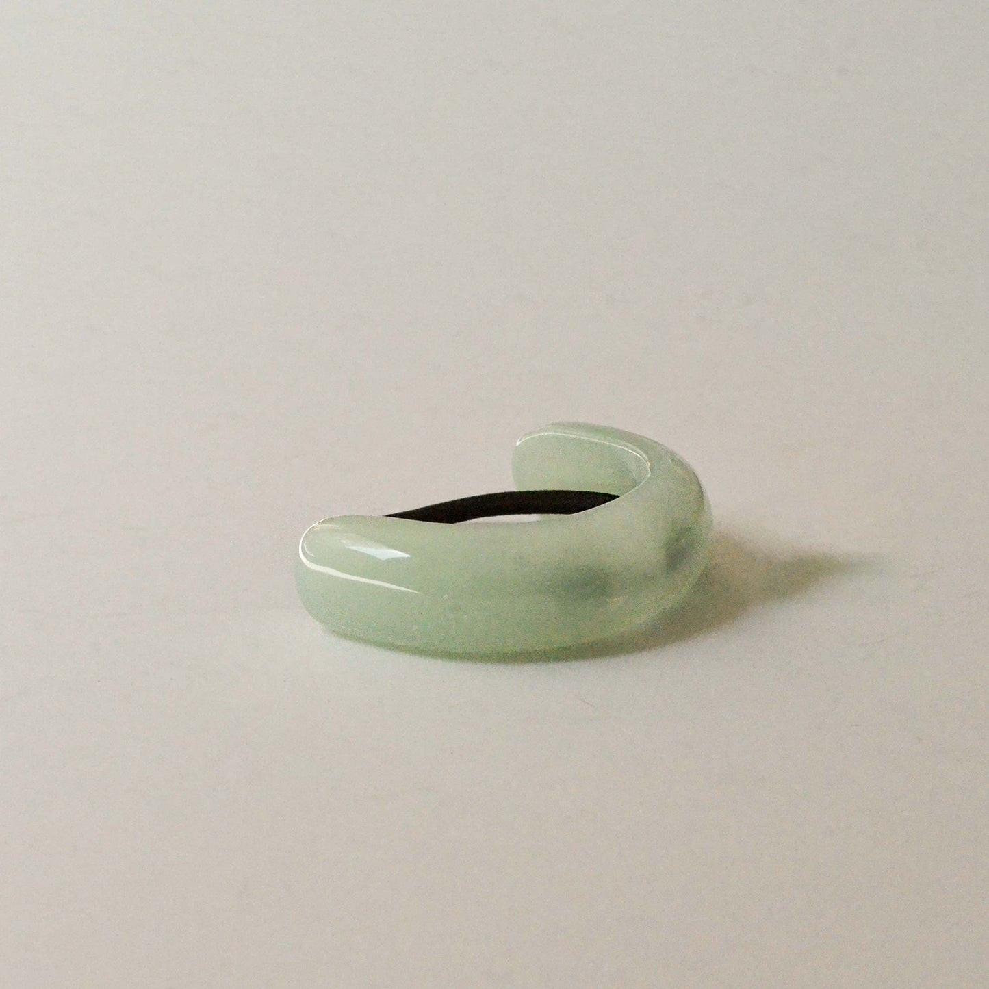 Wide Arch Resin Ponytail Hair Tie | Light Green