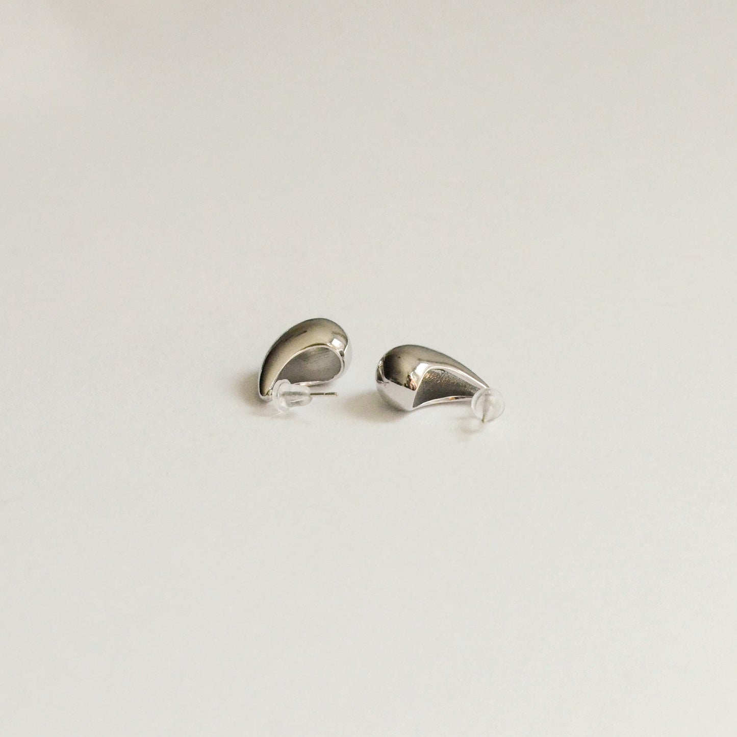 Teardrop Metal Post Earrings | Silver