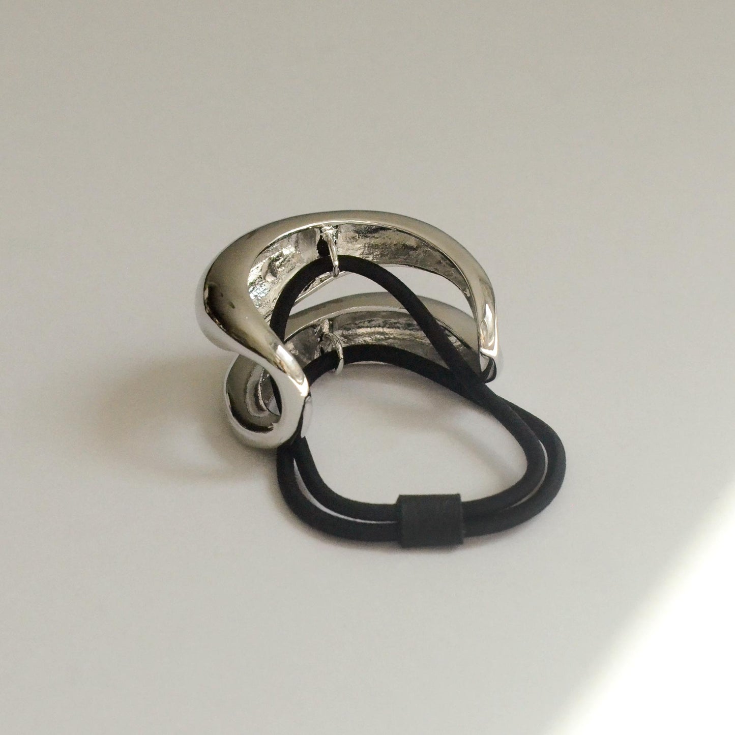 Wide Sculptured Metal Ponytail Hair Tie | Silver