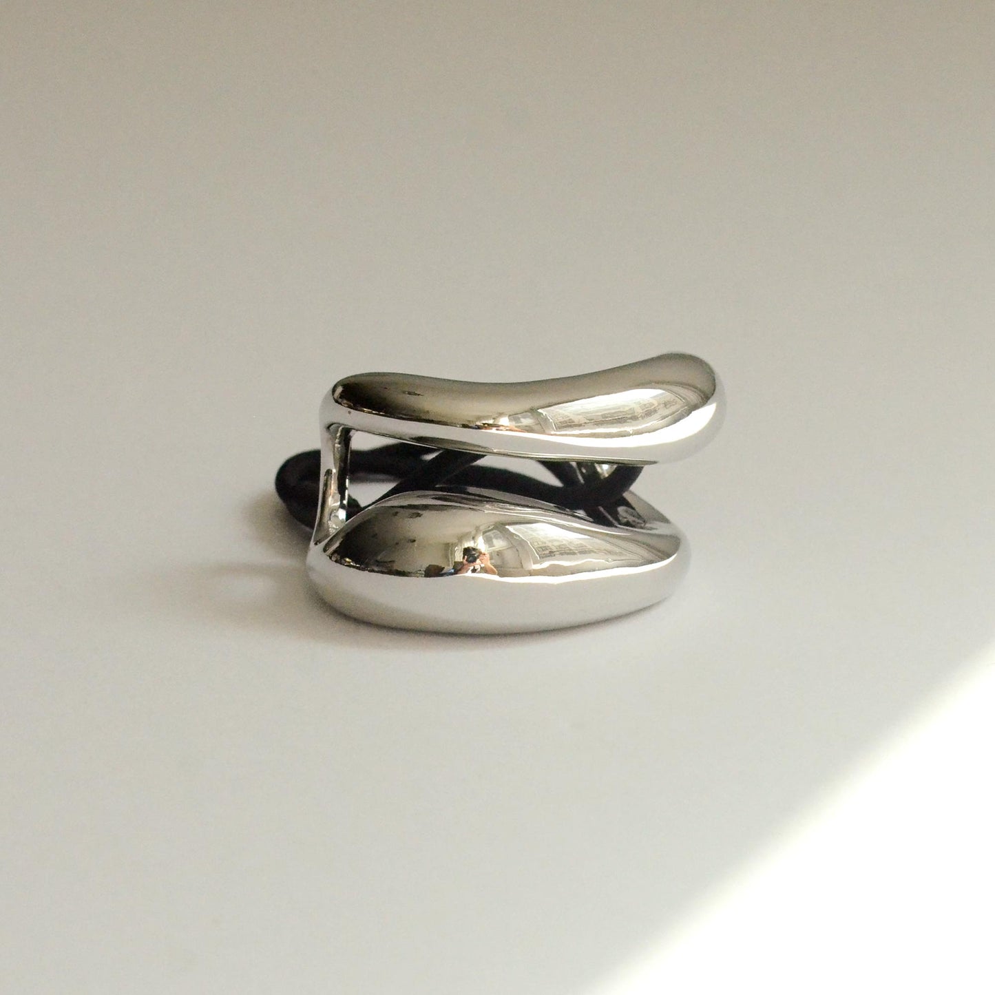 Wide Sculptured Metal Ponytail Hair Tie | Silver