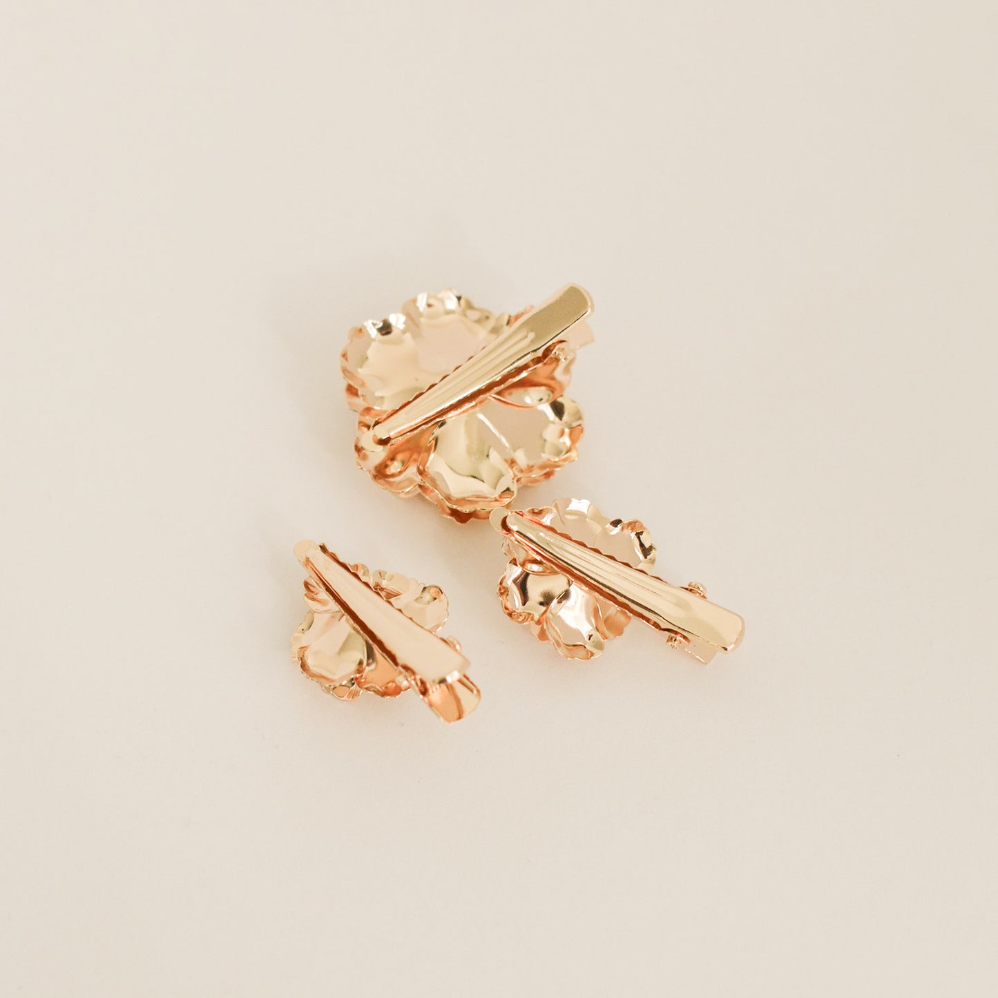 Metal Flower with Plastic Pearl Hair Clips | 3pcs | Gold