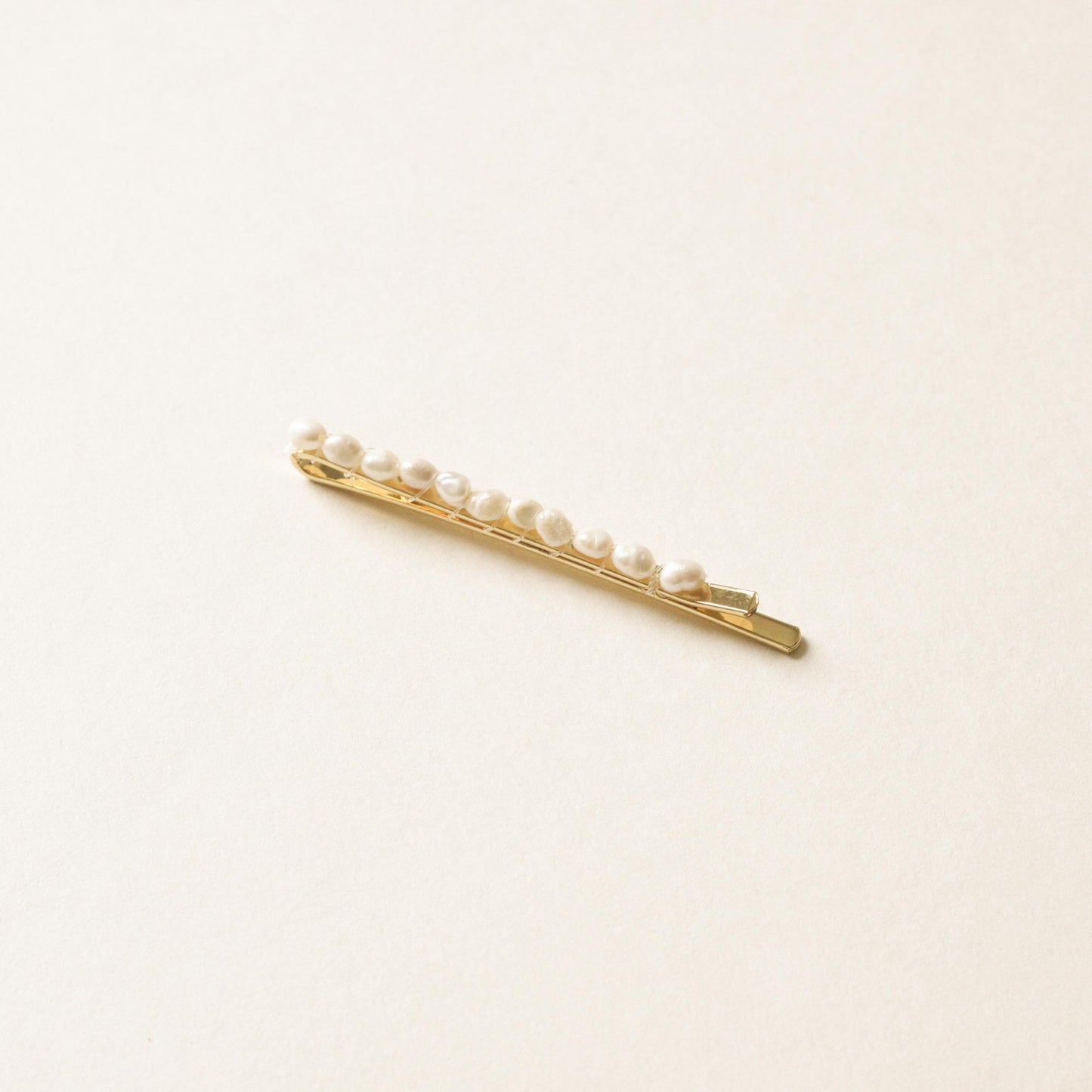 metal bobby pin with freshwater pearl beads