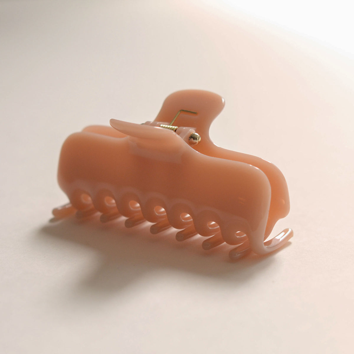 Essential Claw Hair Clip | Peach Mist
