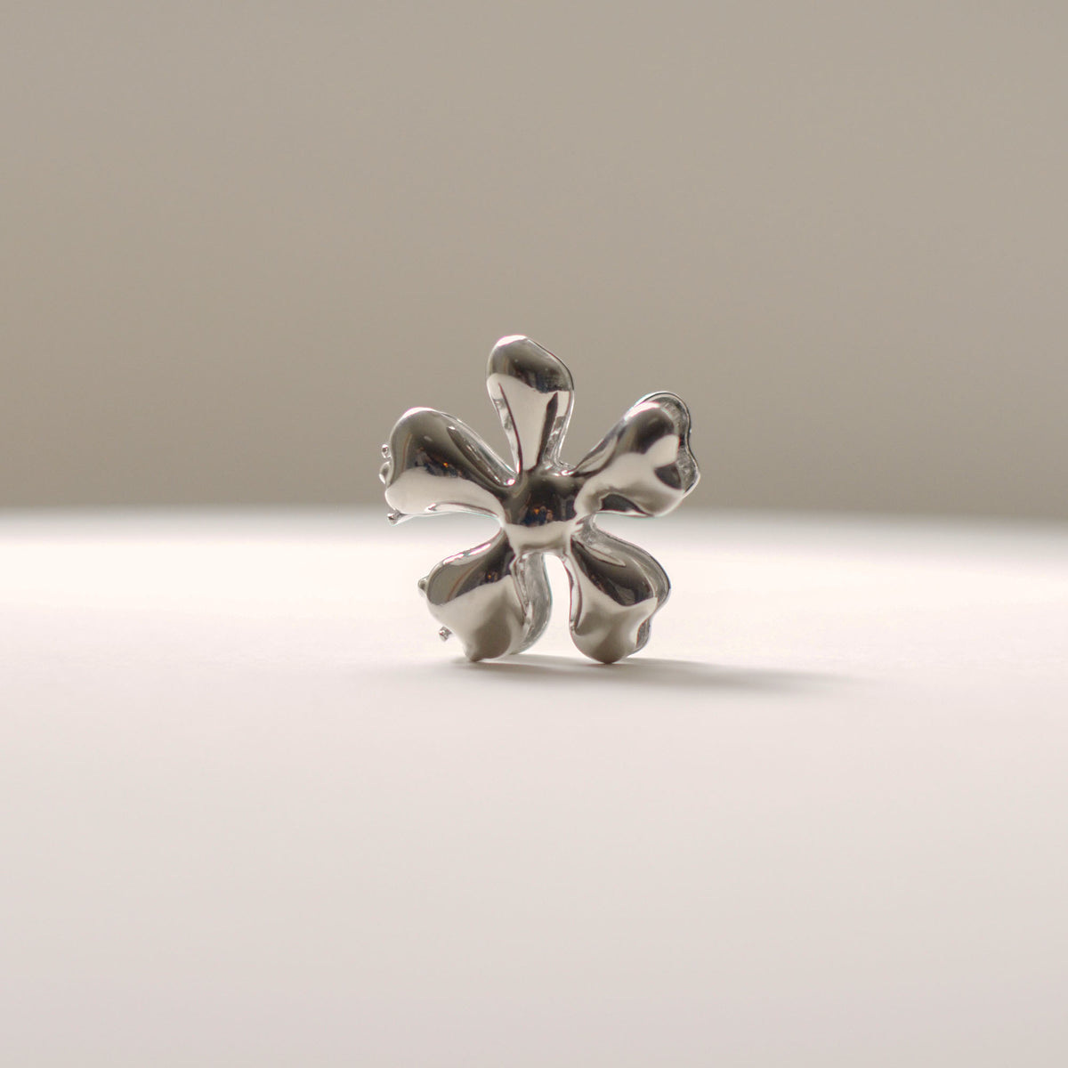 Organic Flower Metal Hair Claw Clip | Silver
