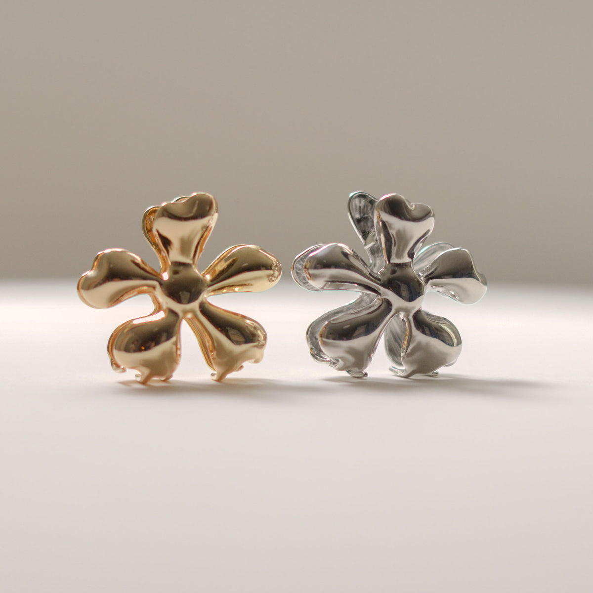 Organic Flower Metal Hair Claw Clip | Gold