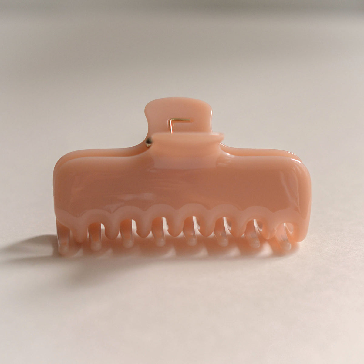 Essential Claw Hair Clip | Peach Mist