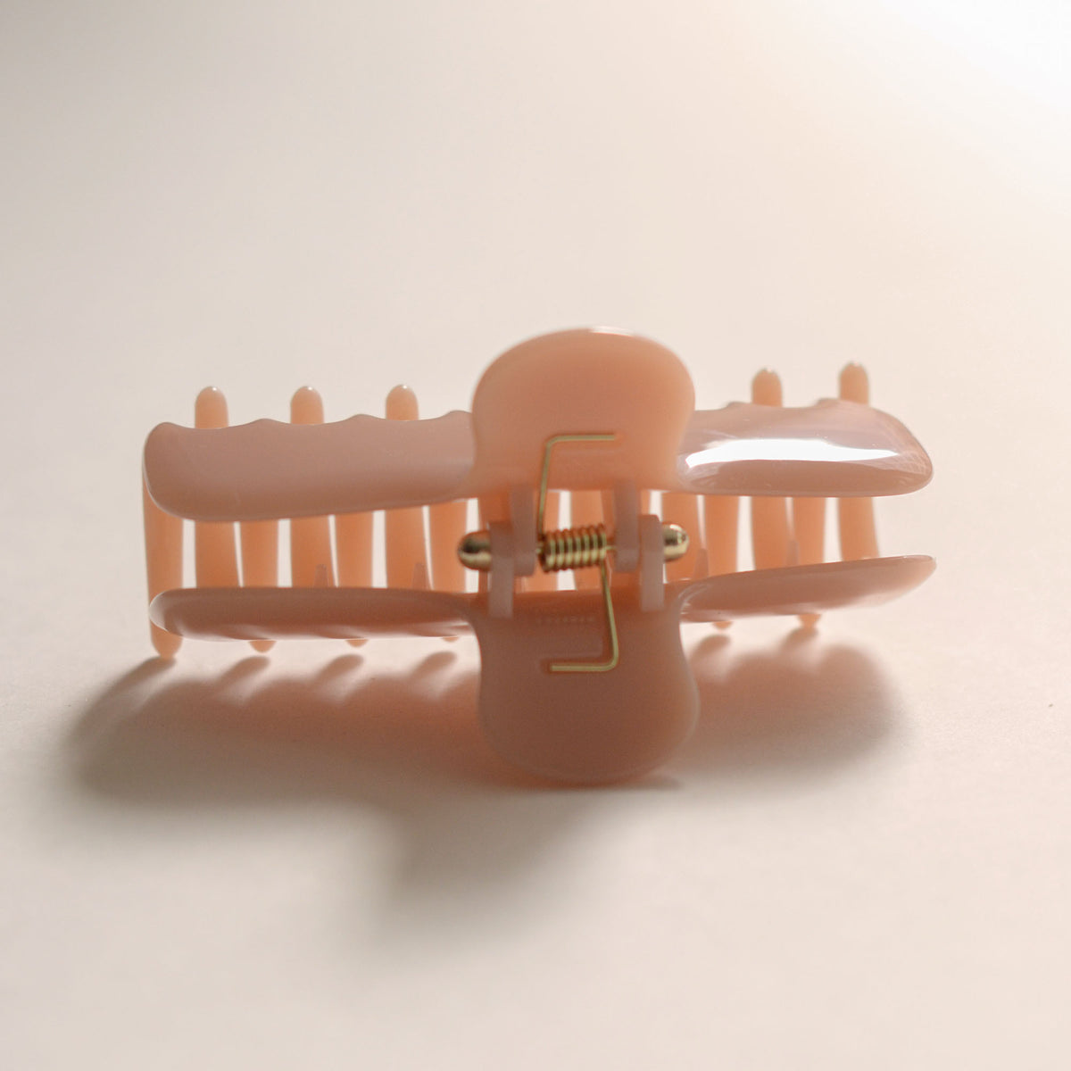 Essential Claw Hair Clip | Peach Mist