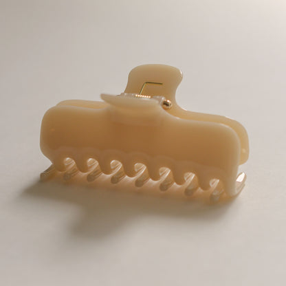 Essential Claw Hair Clip | Light Beige