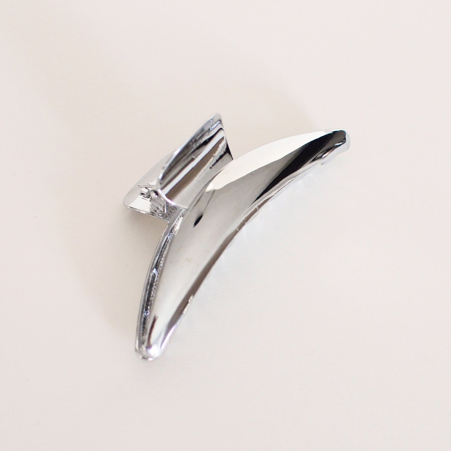 Luna Arc Metal Hair Claw Clip – Silver