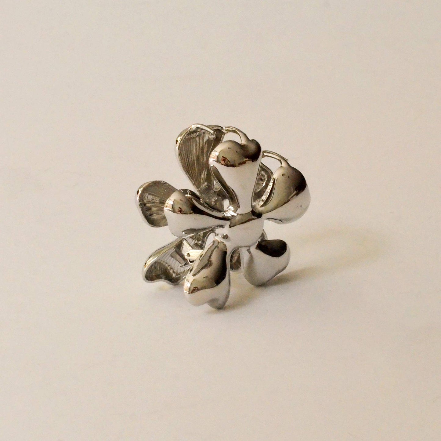 Flower Metal Hair Claw Clip | Silver