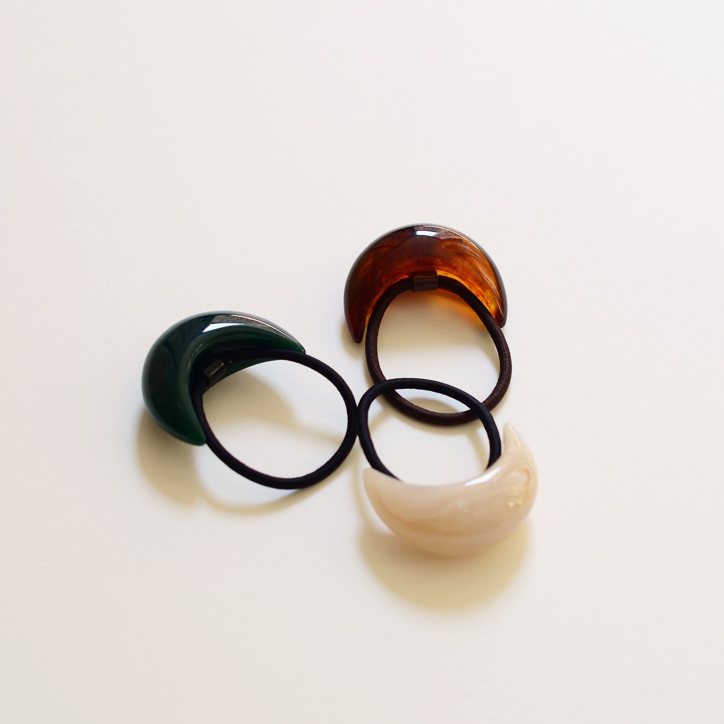 Bold Crescent Resin Hair Tie | Amber