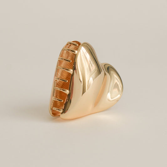 heart-shaped hair claw clip with gold color