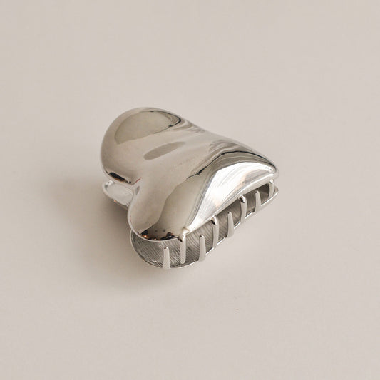 The heart-shaped hair claw clip