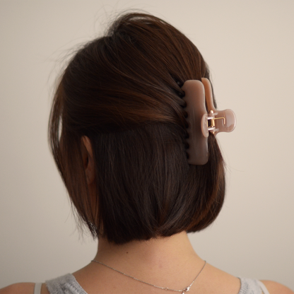 Essential Claw Hair Clip | Peach Mist