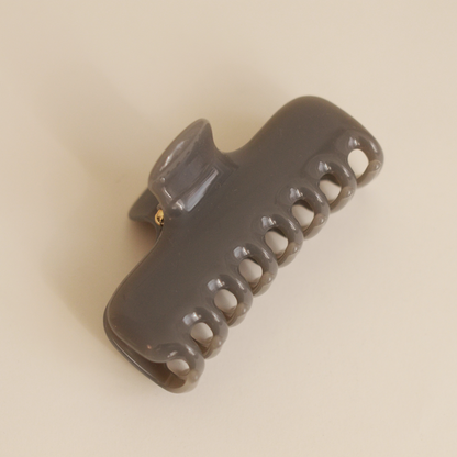 Essential Claw Hair Clip | Warm Grey