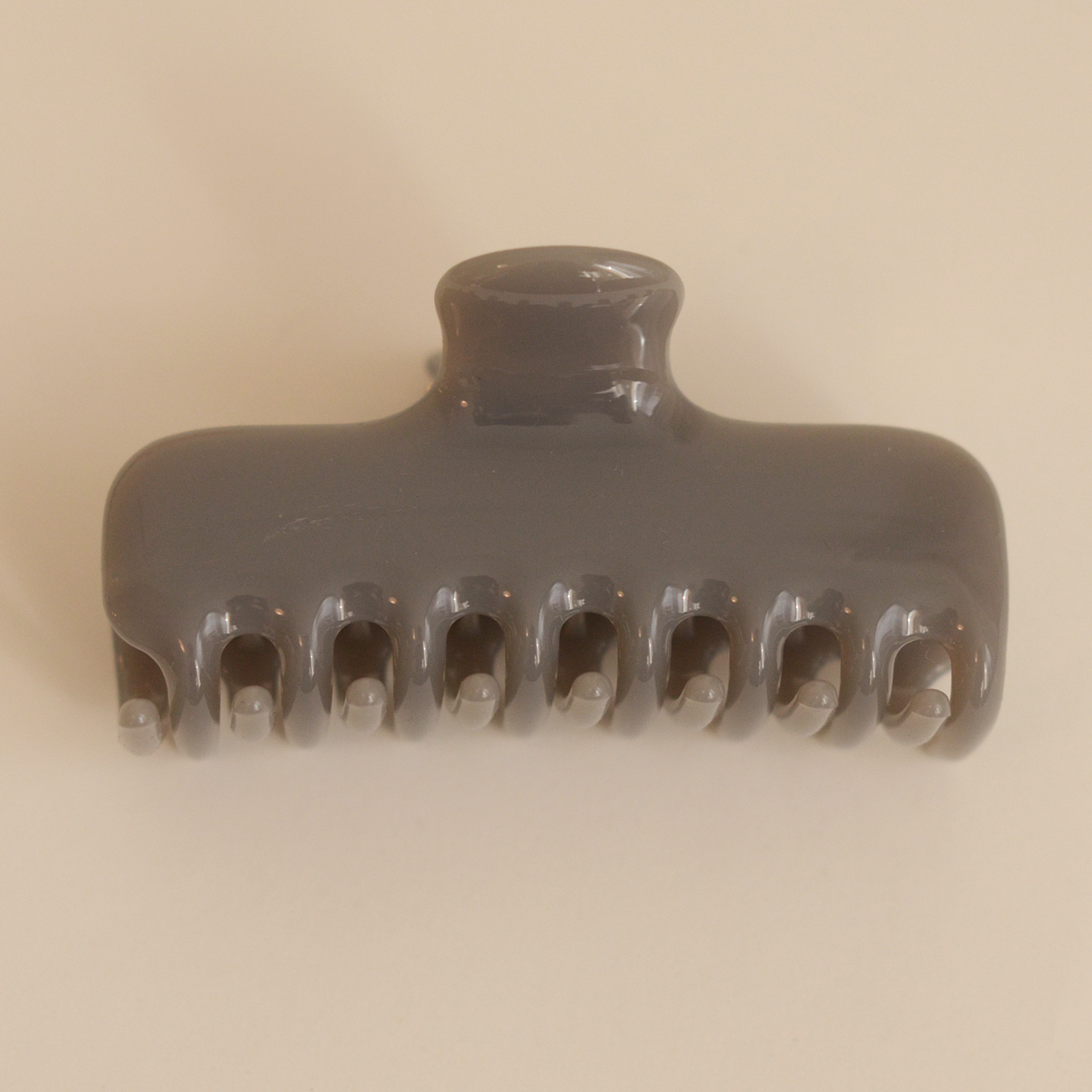 Essential Claw Hair Clip | Warm Grey