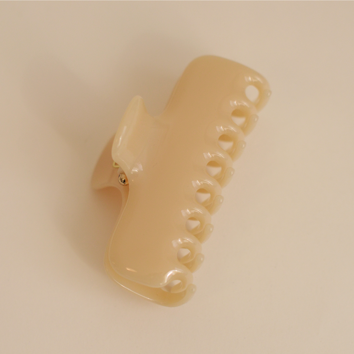 Essential Claw Hair Clip | Light Beige