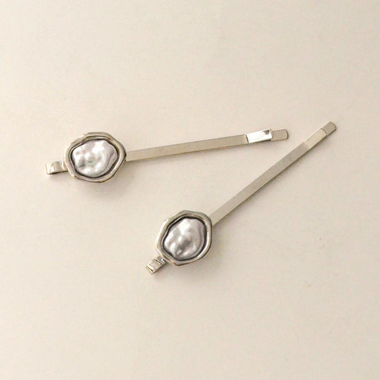 refined silver bobby pins with freshwater pearl stud