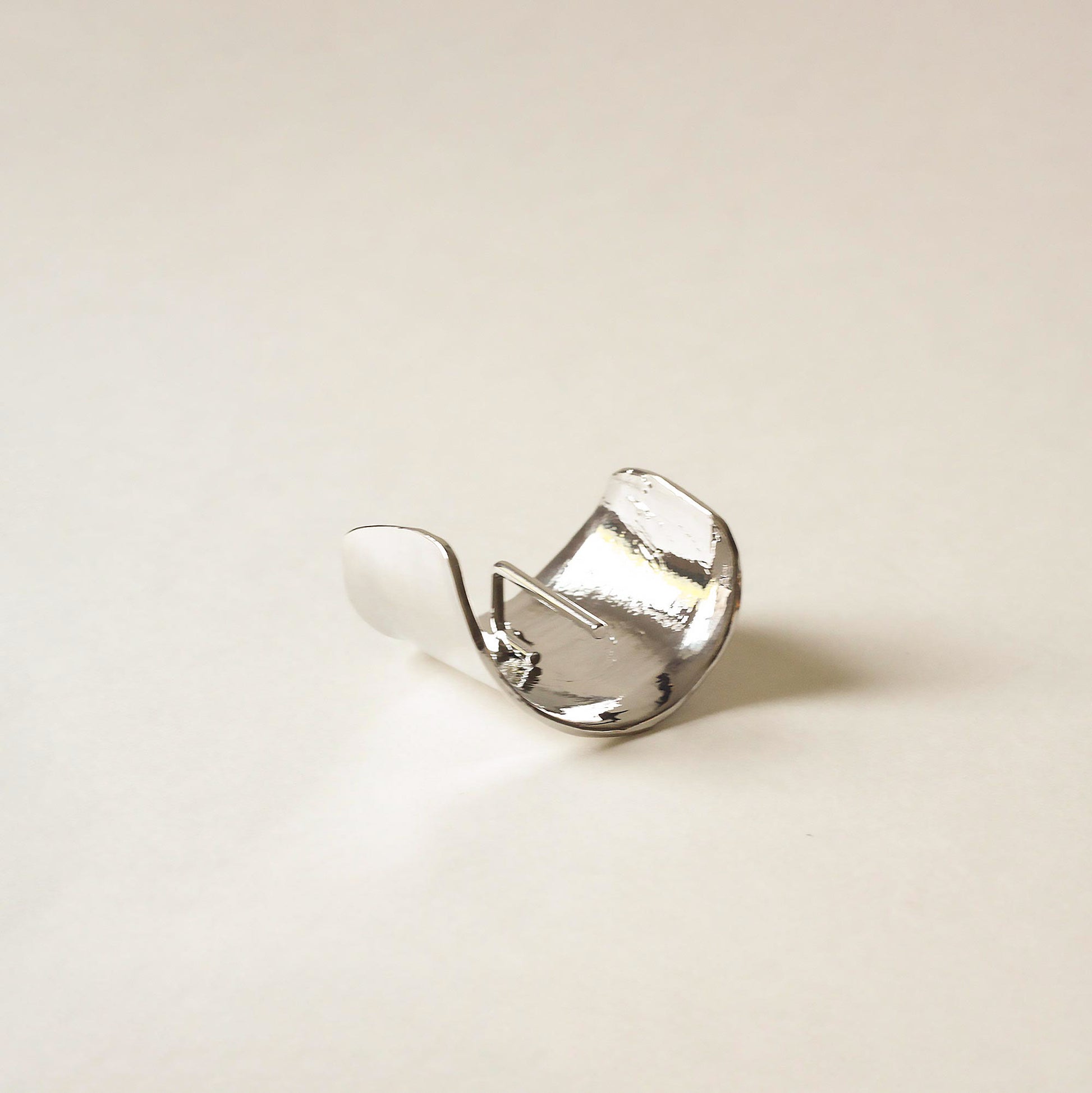 silver hair cuff holder with texture